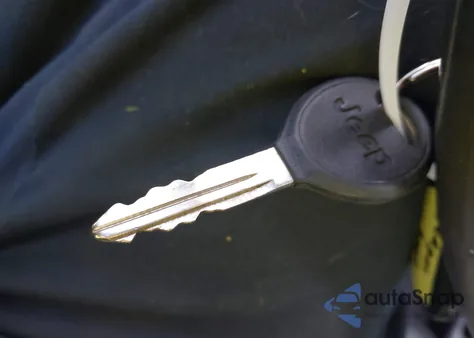 2001 Jeep Cherokee Sport from USA, damaged, VIN 1J4FF47S61L558985